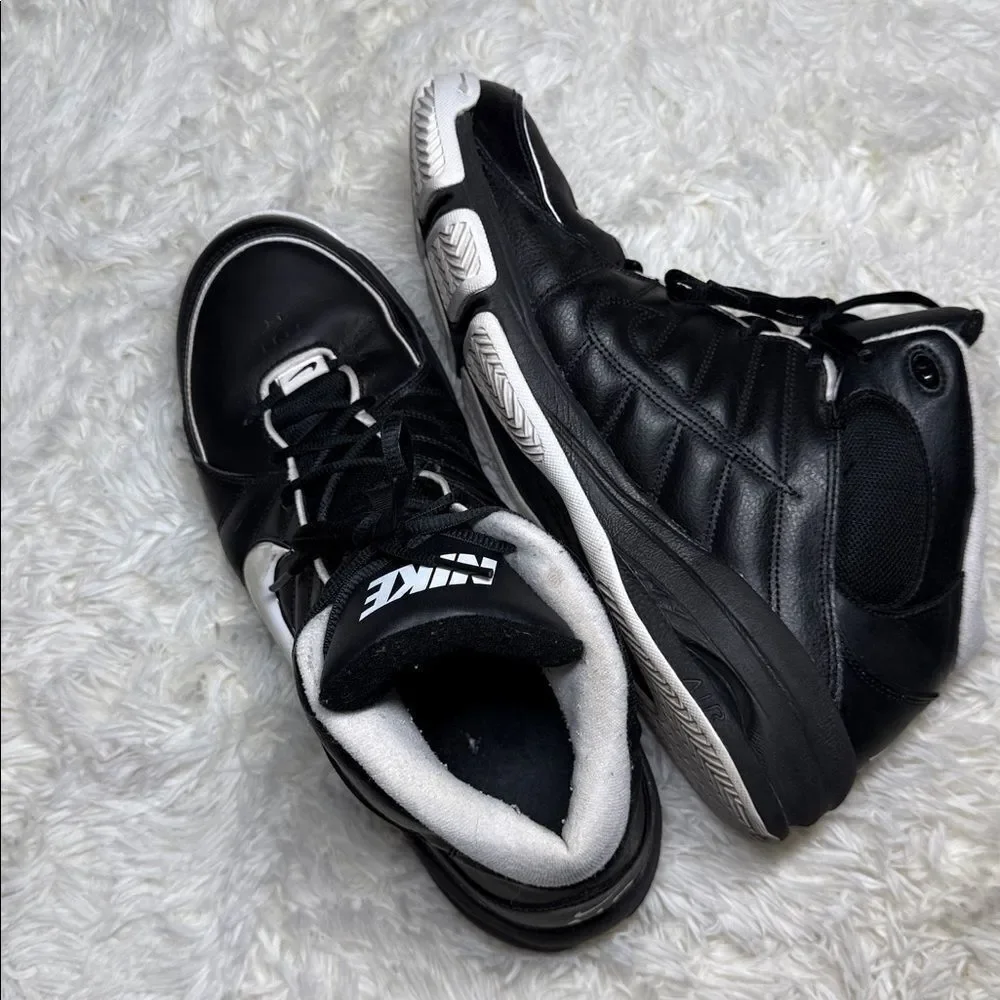 Nike Flex Black and White sneaker